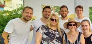 Band Flugmodus Balkonkonzerte Auftritt